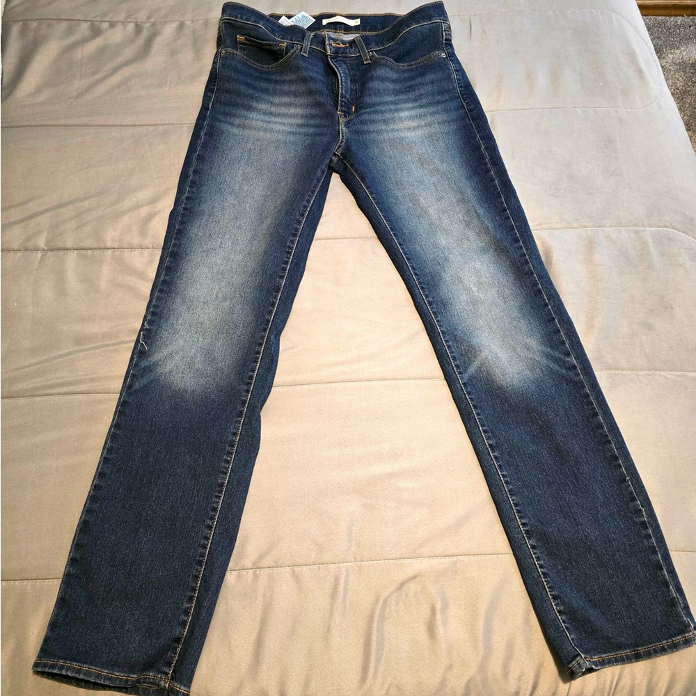 Levi’s 314 shaping straight size 30 jeans